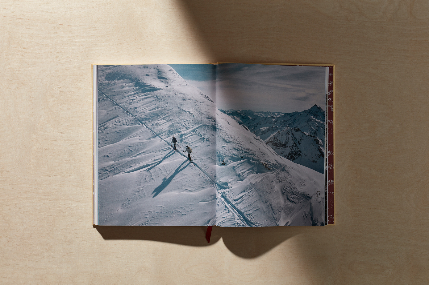 Klättermusen book spread